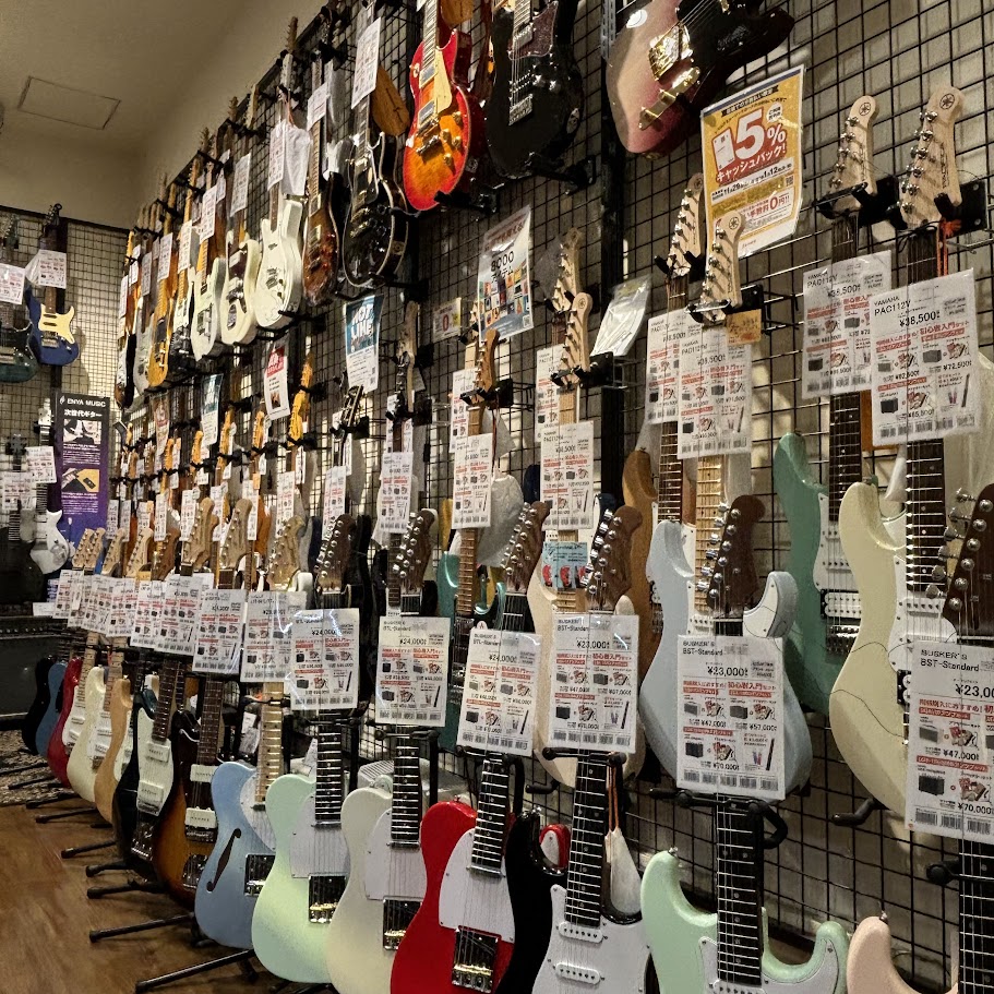 CONTENTS手に取りやすい価格のエレキギターが続々入荷してきました！ストラトタイプテレキャスタータイプJMタイプシンラインタイプ試奏や商品説明のご予約はコチラからも可能です。混雑回避で楽にお買物！知っておくと、"お得"にお買物できる同時開催中のキャンペーン！20日・30日はイオングループの専門店 [&hellip;]
