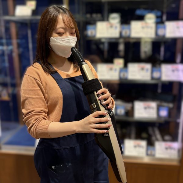 持っている型番：AE-20SC<br />
見た印象よりも重くなく持ちやすい！<br />
幅広い表現力で長く楽しめる！<br />
