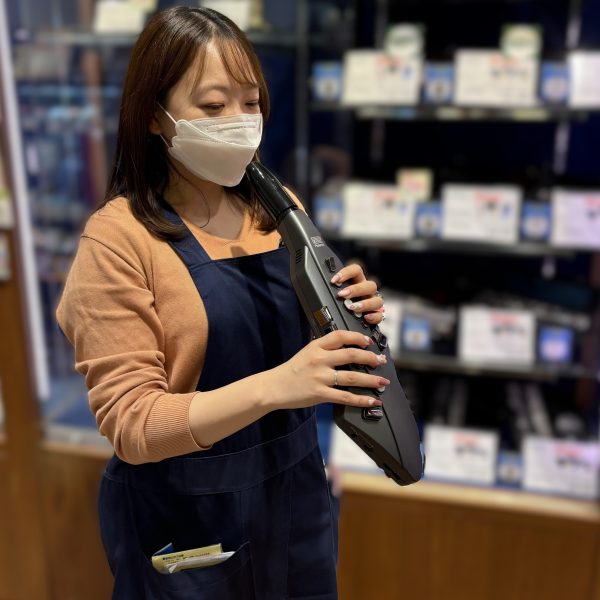 持っている型番：AE-05<br />
軽量・コンパクトなデザインで持ちやすい！<br />
キーの配列はサックスなので楽器経験者もスムーズに演奏できる。