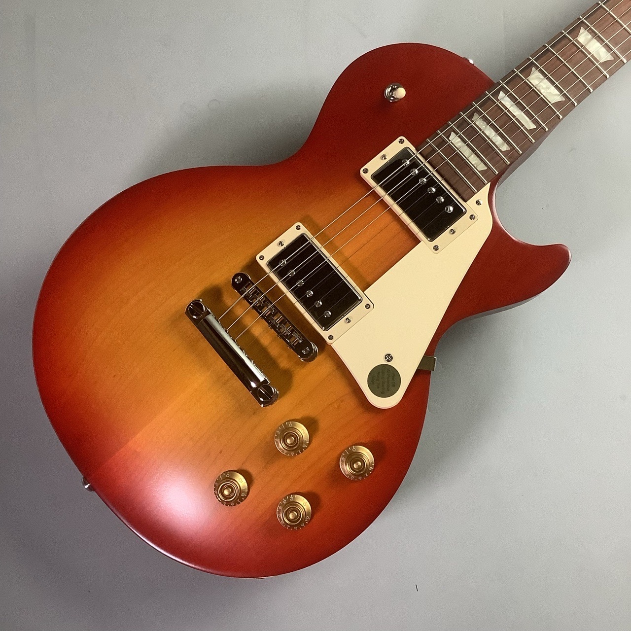 レスポール】Gibson Les Paul Tribute Satin Cherry Sunburst レス
