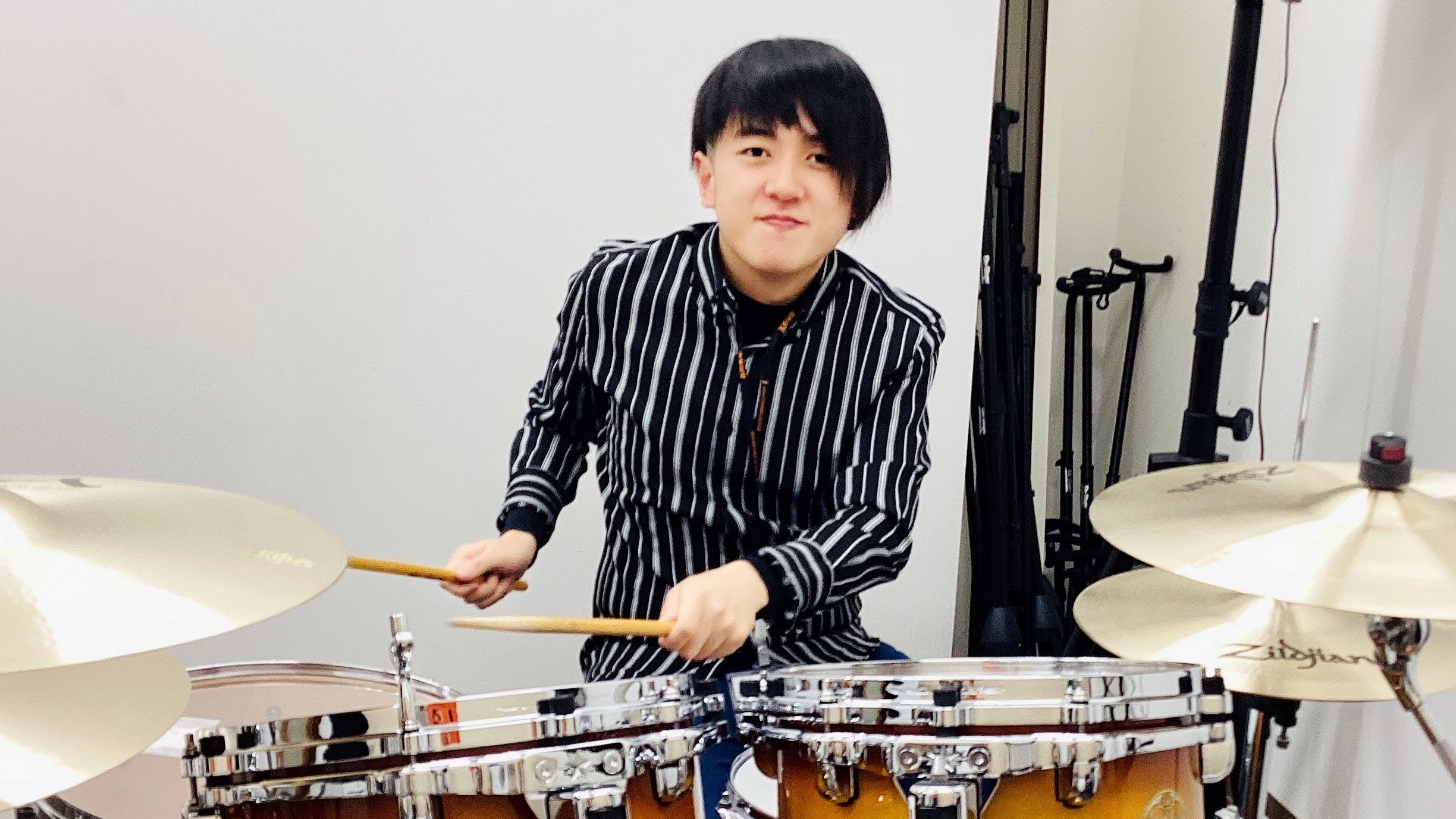こんにちは！島村楽器ららぽーと福岡店、ドラム講師の後川(うしろかわ)です！今回は、金曜日ドラム教室に空き時間についてご紹介致します！！！ CONTENTS★月曜日ドラム教室の空き状況★金曜日ドラム教室の空き状況★youtubeで話題の後川先生とは！？★島村楽器ららぽーと福岡店のSNSはこちら！★月曜 […]