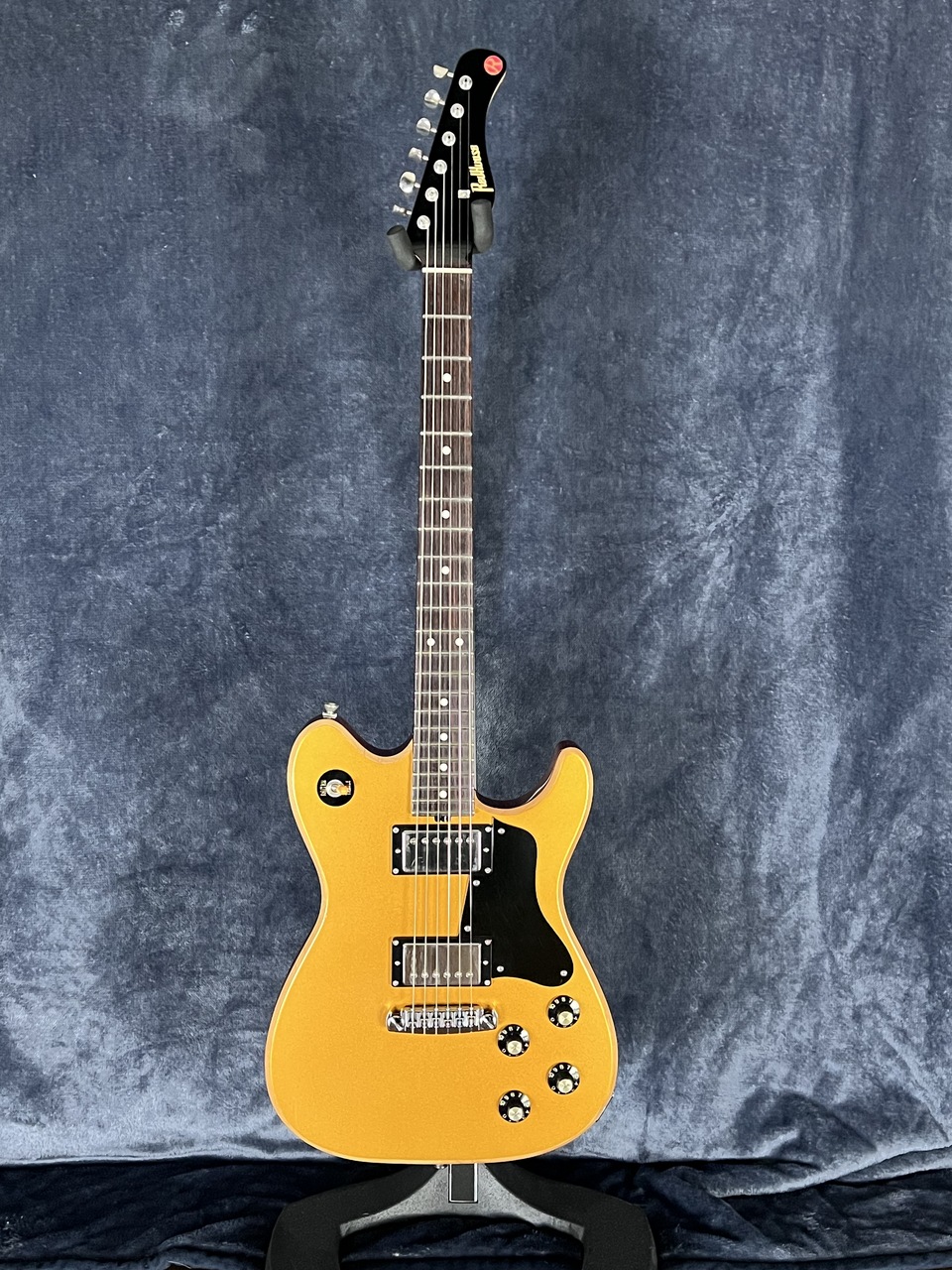 Red HouseALBA HH GOLD TOP