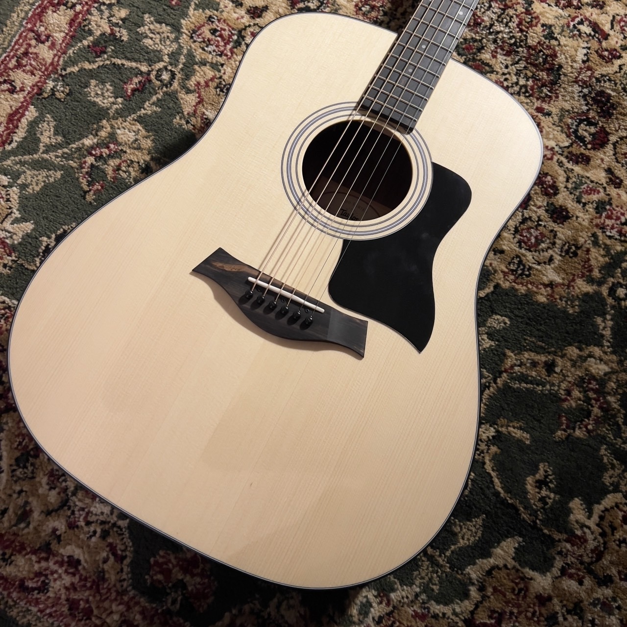 Taylor110e Walnut　【エレアコ】