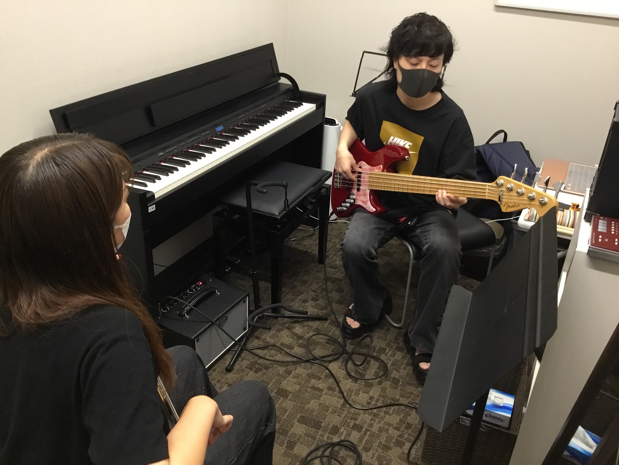火曜日にエレキベース教室を開講している秋山先生にインタビュー！ CONTENTS秋山先生にインタビュー秋山先生の演奏動画秋山先生のレッスン体験記コース・料金秋山先生にインタビュー Q1　ベースを始めたきっかけは？ 大学進学の際にベースにしようと決めました！ Q2　エレキベースの魅力を教えてください！ […]