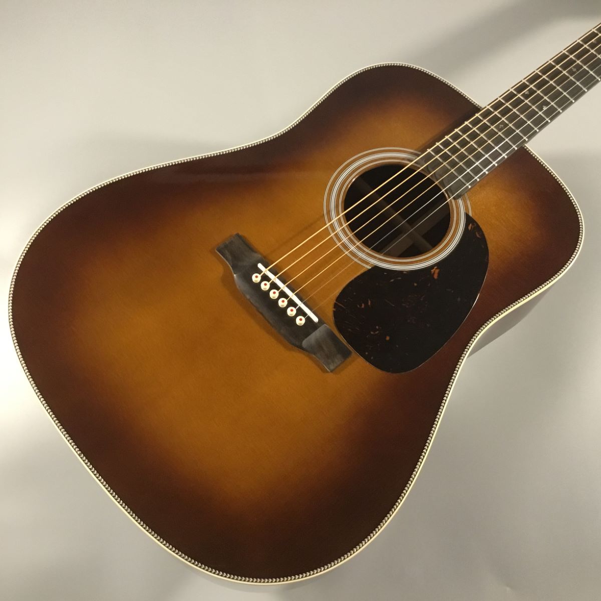 HD-28 Standard Ambertone