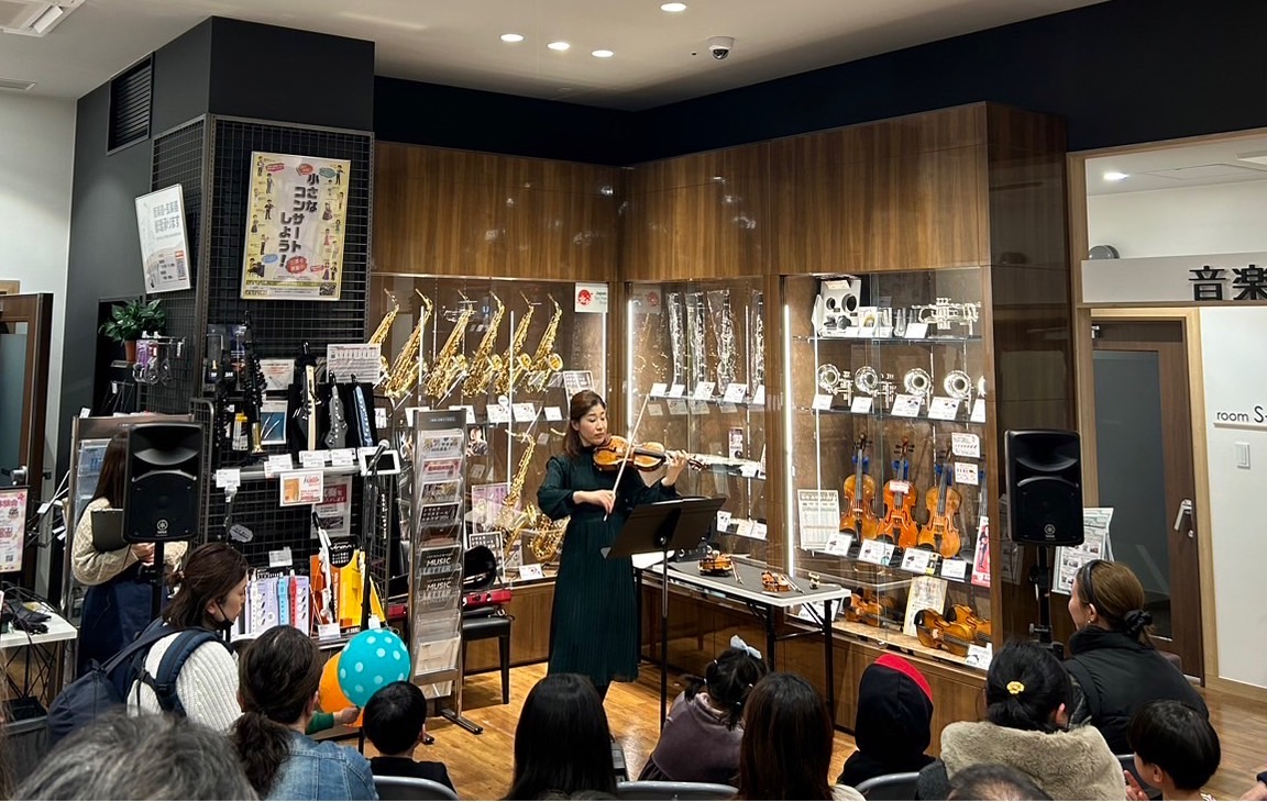 みなさま、こんにちは！　島村楽器ららぽーと門真店、音楽教室担当の國澤です！ 2月25日に開催しました当店音楽教室、ヴァイオリン講師の大久保先生によるLIVE＆体験会の模様をレポートします！ CONTENTS～ヴァイオリンLIVEスタート！～～ヴァイオリン生徒様のお話～～ヴァイオリン講師 大久保先生に […]