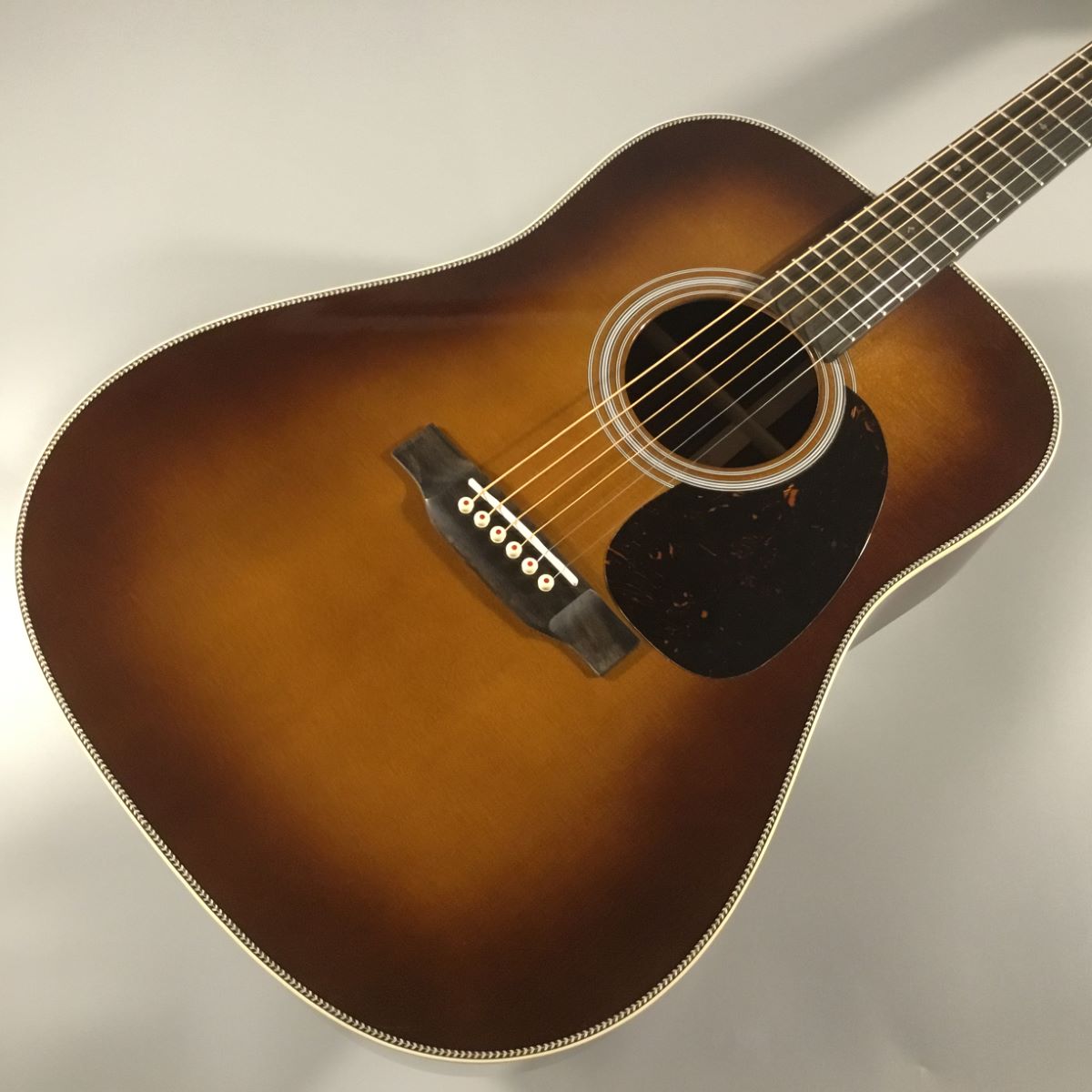 MartinHD-28 Standard Ambertone