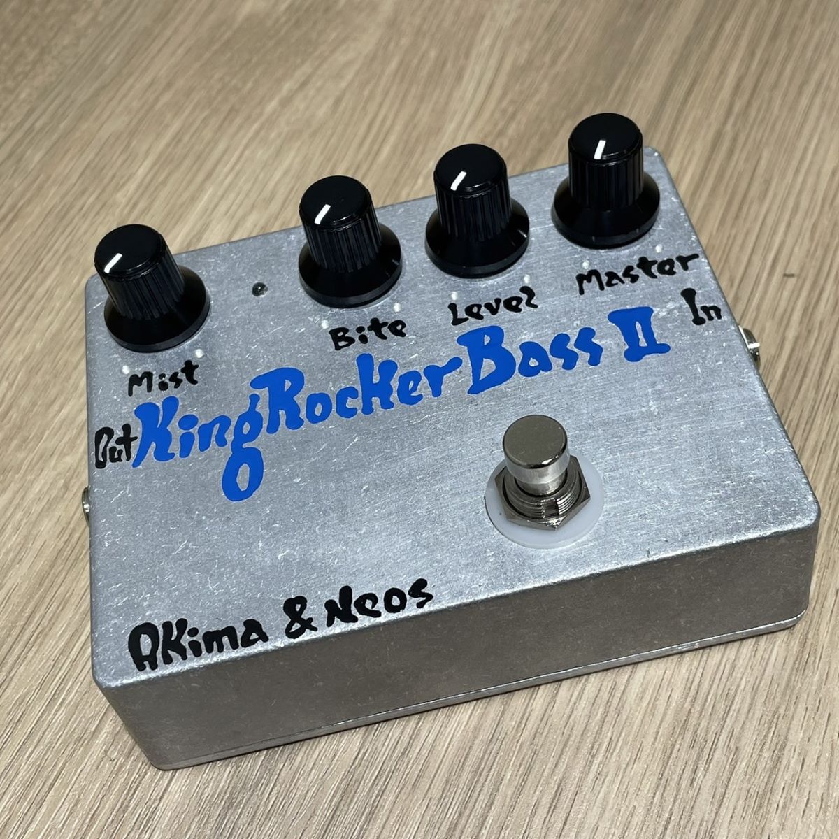 AKIMA&NEOSKingrocker Bass II