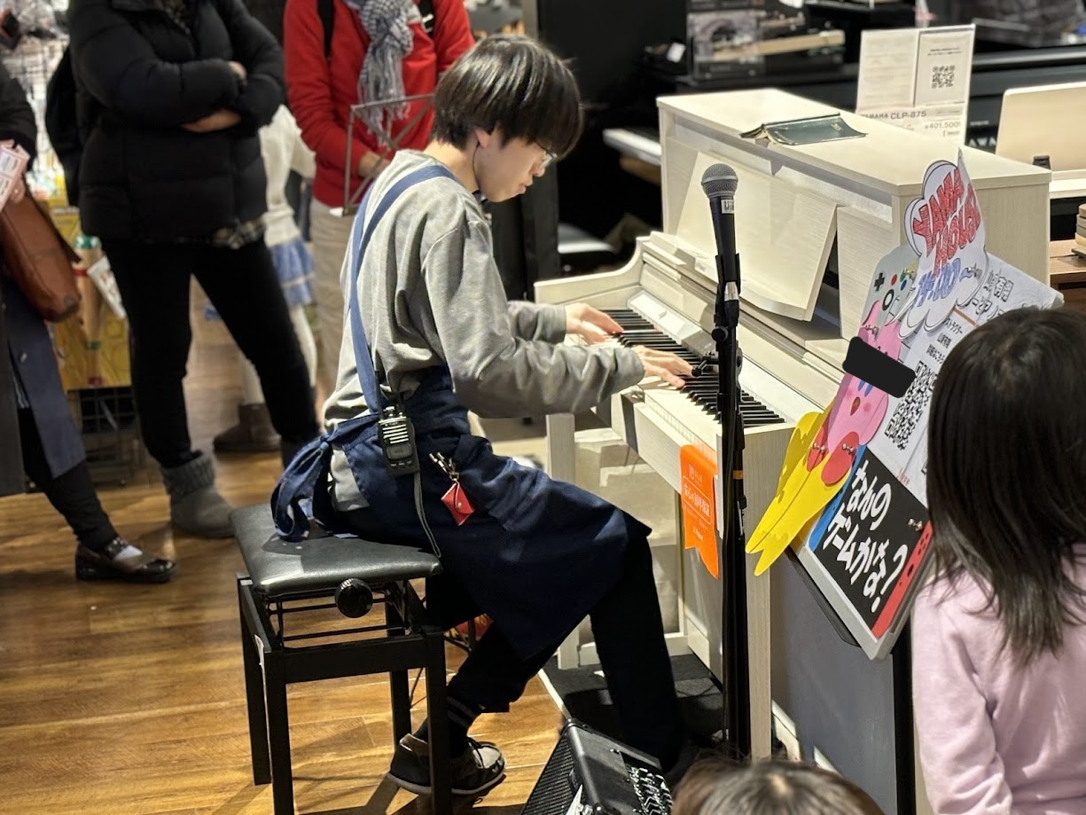 こんにちは！ピアノインストラクターの山家です。 先日2/23(日)に開催しました店頭でのコンサート「YAMA HOUSE」第4回の様子をレポートします！ CONTENTS使用楽器のご紹介コンサートの様子次回開催について使用楽器のご紹介 店頭展示楽器である、RolandのLX6GPで演奏いたしました。 […]