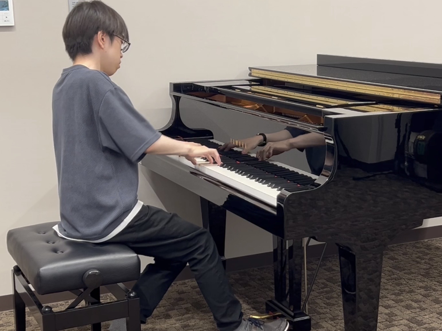 皆さんこんにちは！ららぽーと門真店でピアノレッスンをしている、ピアノインストラクターの山家です。 今回は、悩めるピアノ愛好家の皆さんに向けてのアドバイスとレッスンのご案内になります！ 少し長くなりますが、音楽表現にご興味のある方はぜひ一度目を通してみてください！ CONTENTSピアノ弾きのお悩みに […]