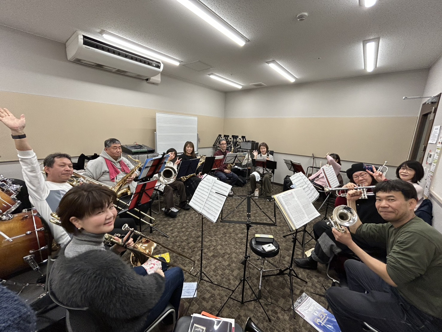 皆さまこんにちは！ららかど吹奏楽団担当の山本です。 今月の「ららかど吹奏楽団」の模様をレポートさせていただきます！ CONTENTSららかど吹奏楽団とは2/1の練習の模様次回予告ららかど吹奏楽団とは ららかど吹奏楽団とは、月に1回ららぽーと門真店で活動しているサークルです。 現役の方はもちろん、ブラ [&hellip;]