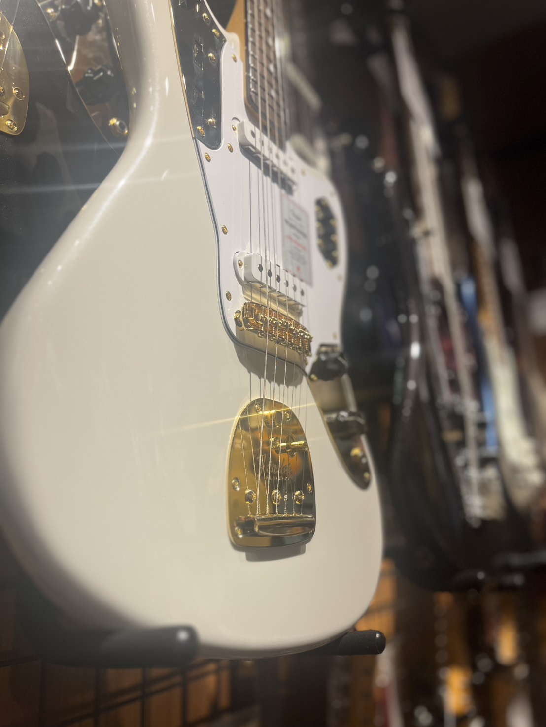 島村楽器ららぽーと門真店の松村です！ ギターとギターレッスンの「魅力」についてお話させていただきます！ 皆様はギターを始められる時「指先が痛い」「練習何すればいいかわからない」などなどお悩み持たれた事ありませんか？ 一人で部屋で練習していて、昨日まで弾けていたフレーズが急に弾けなくなったり、指が痛く [&hellip;]