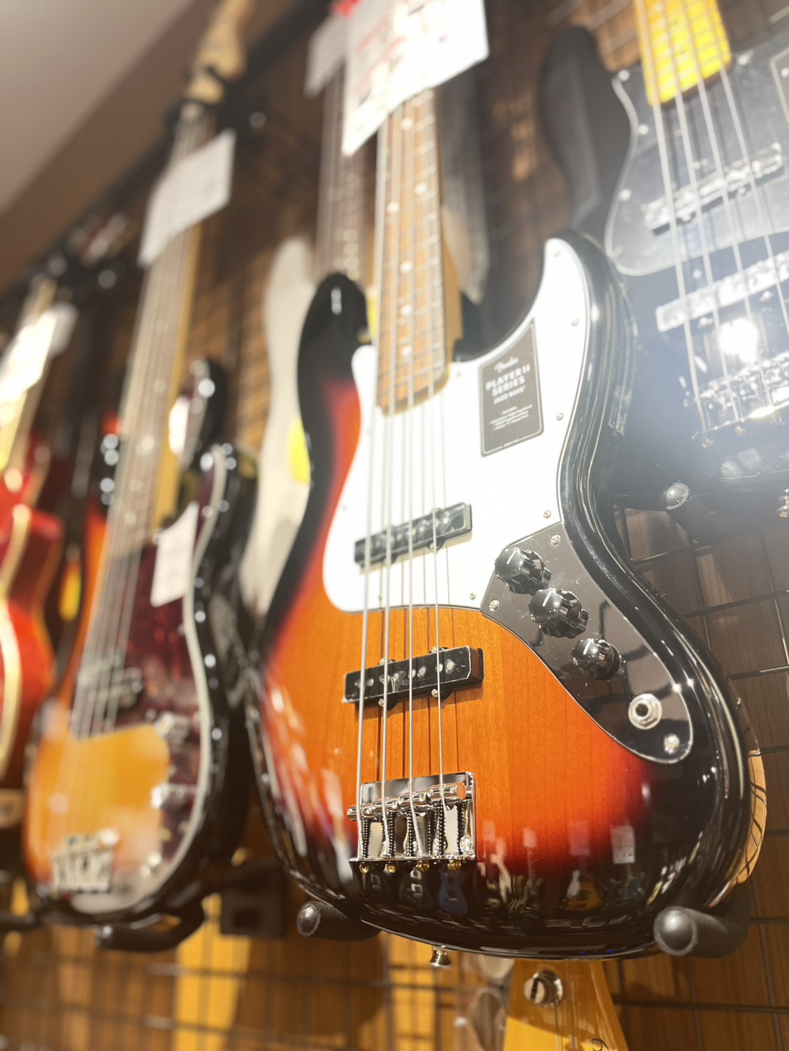 CONTENTS「『難しそう…』を『最高に楽しい！』に変える、低音の魔法。」ベースのここがカッコいい！ベースのレッスンってどんなことをするの？ベース講師紹介レッスン料金入会お手続きに必要なもの体験レッスン「『難しそう…』を『最高に楽しい！』に変える、低音の魔法。」 こんにちは！島村楽器ららぽーと門真 [&hellip;]