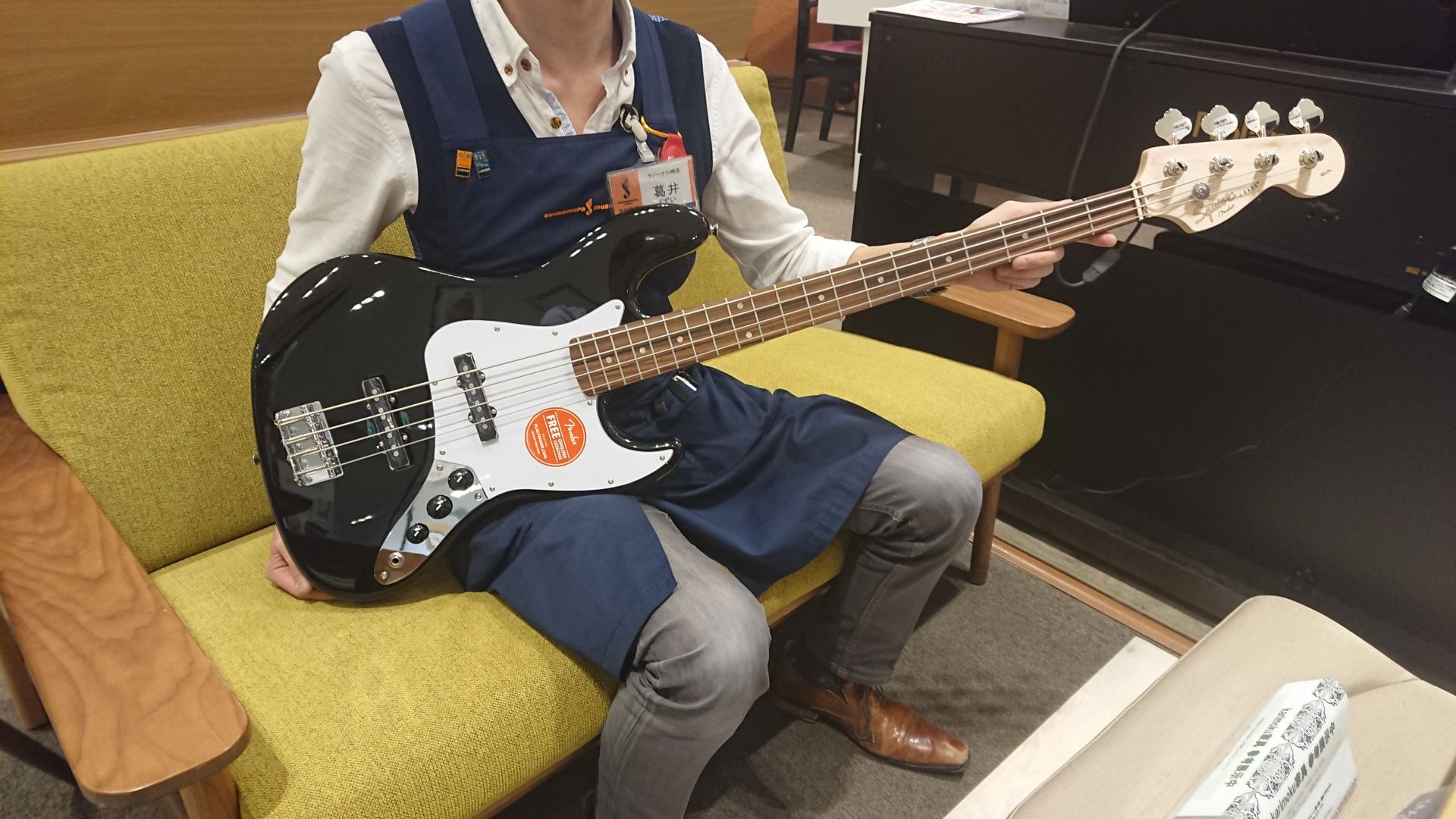 AFFINITY SERIES™ JAZZ BASS®