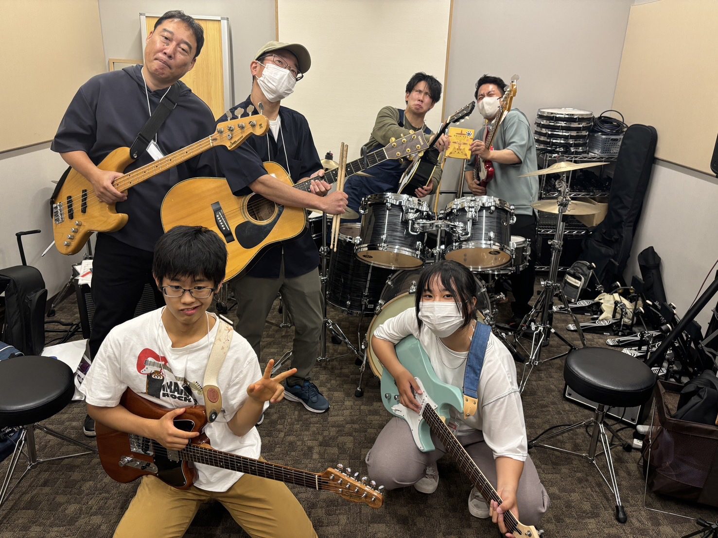 イベント大好き、サークル大好き、楽しいお店の『OPEN MIC CLUB』担当!!! 竹安ことワイナリーです！ 最近の堺店OMCは、アットホームに楽しく、ガチのバンド感(仲間って感じ)ですごく楽しくなってきました（笑） 本日開催致しました『OPEN MIC CLUB』の開催模様をレポート致しますよ～ […]