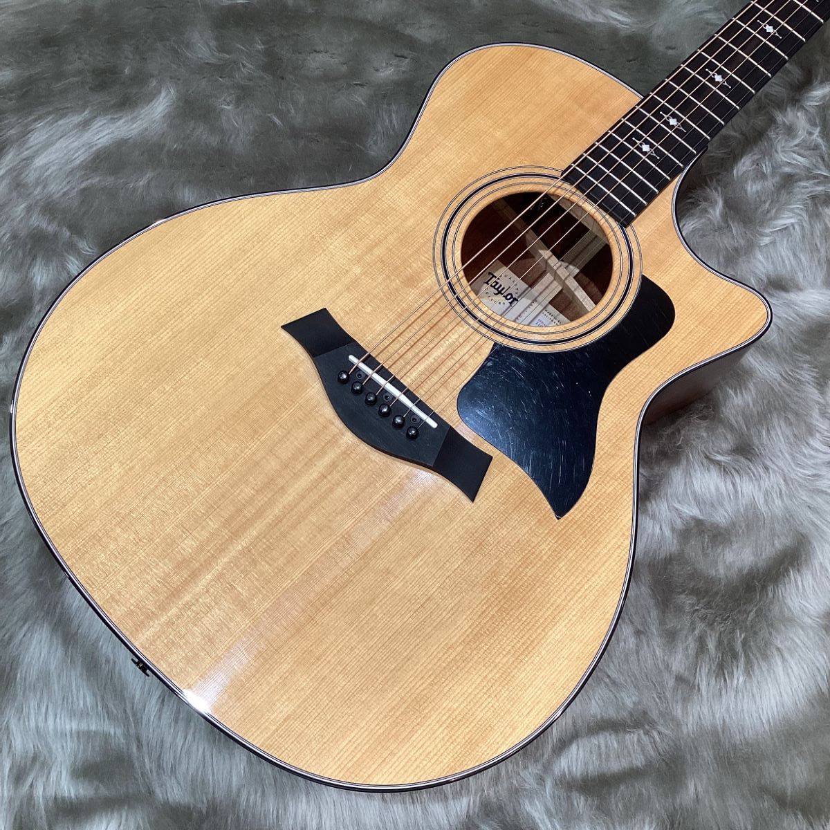 Taylor314ce V-Class