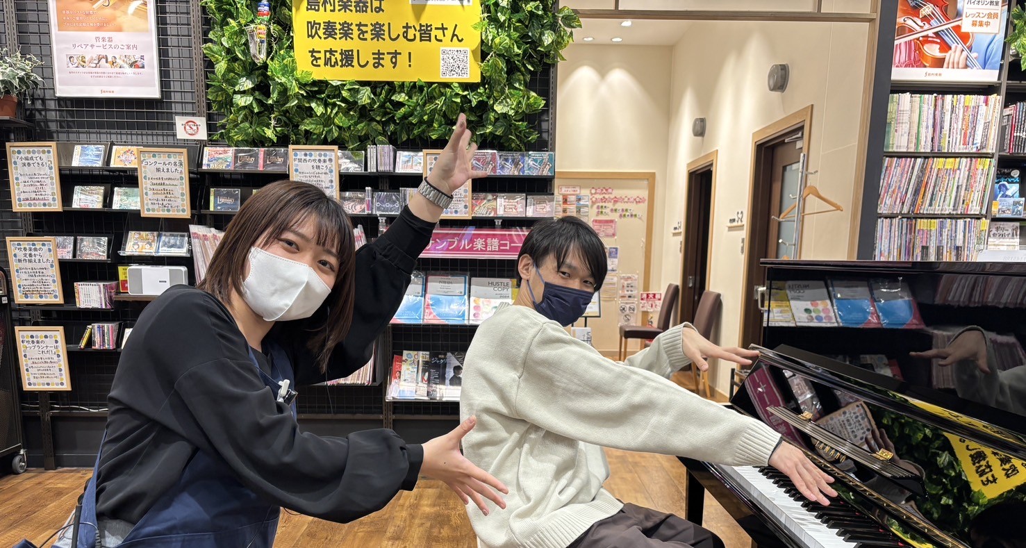 「ピアノが弾けたら、いろんな曲を弾いてみたい」そんな夢を持つSさん。 しかし、彼には ピアノがない。普通なら、「じゃあ、無理かな…」となるところ。 でも、Sさんは違った。 「ピアノがなくたって、ピアノを弾けるようになってみせる！」こうして始まった、 ゼロからの弾き語り挑戦。 果たして3か月後、Sさん […]