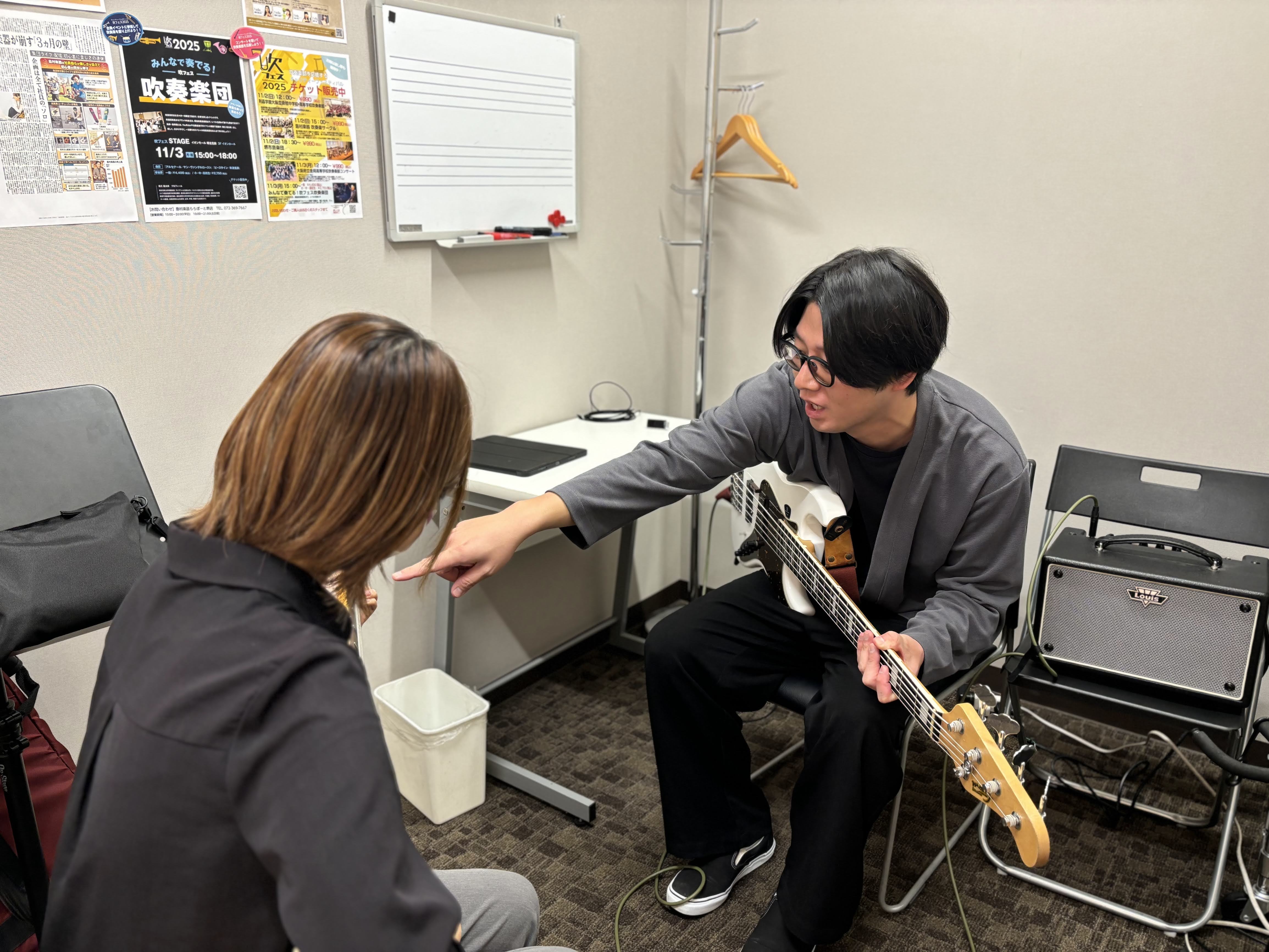 CONTENTSベースを始めるなら「今」がチャンス！ちょっと弾ける人も“もう一歩上達”をめざせる！ベースワンポイントレッスン体験会担当講師“低音の世界”を、教室で体感しよう！お問い合わせベースを始めるなら「今」がチャンス！ ベースというと「難しそう」「目立たない」と思われることもありますが、実は一番 […]