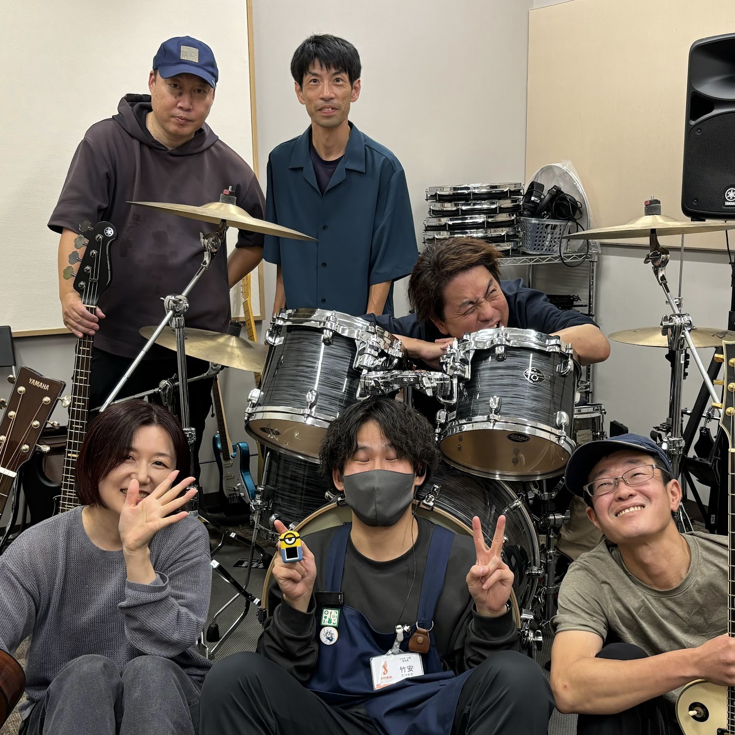 ららぽーと堺『OPEN MIC CLUB』、10月度を開催しました～～～！！今回はワイナリーでの開催です！！ 今日も17時に仕事を……「サボっ…」いやいや、イベント運営をさせていただきました（笑）。やっぱり楽しかったですね〜！ 本日は、5名＋見学1名の方にご参加いただき、「ゆるく」「楽しく」楽器を演 […]