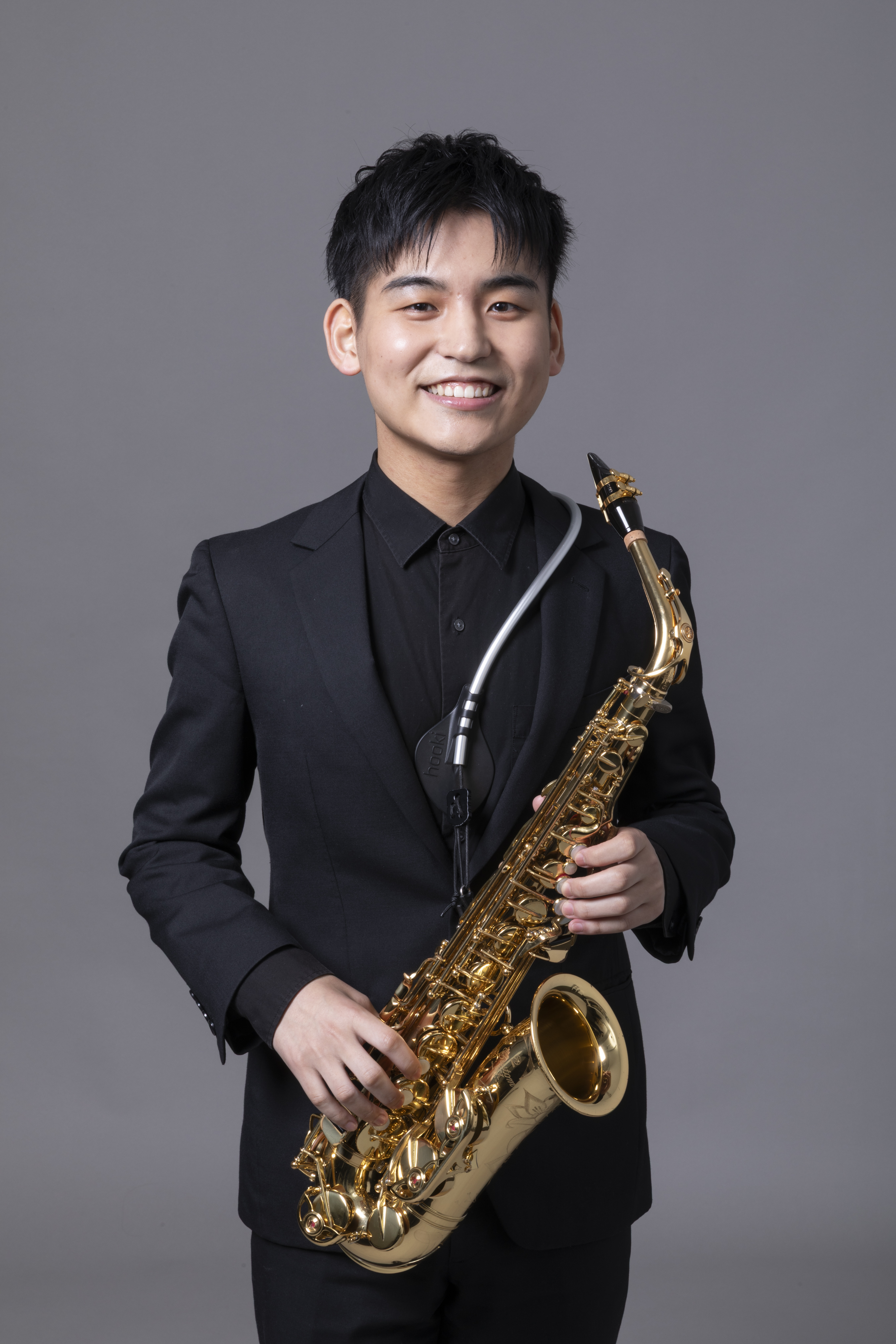 サックスインストラクター加々良 雷生（かから らいき）