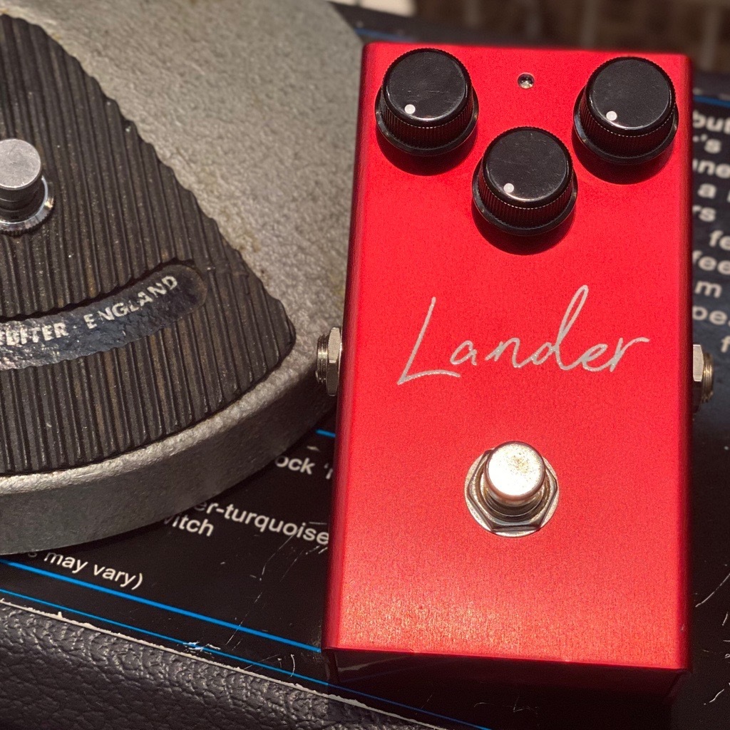 *昨年11月に瞬く間に希少となったLanderが入荷！ 1968年製Dallas Arbiter期FuzzFace(NKT275搭載)を含む、音色に満足のいくいくつかのArbiter～Dallas Arbiter期のFuzzFaceを基とし、そのプリミティブなサウンドをシリコントランジスタによって再 […]