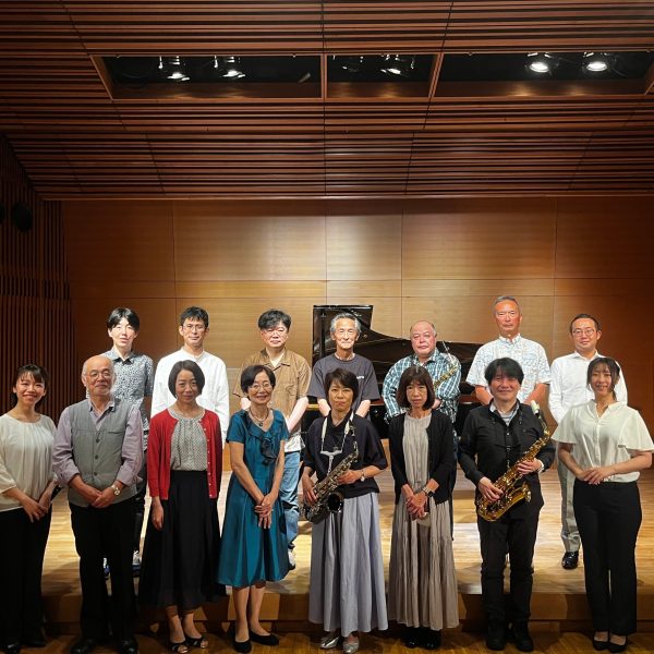 ご出演会員様 集合写真（2023年度 サロンコンサートより）