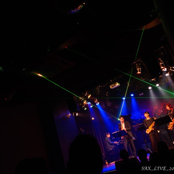 インストラクター演奏の様子（2023年度 SAX LIVEより）