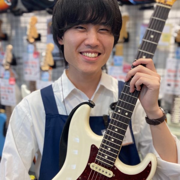 天野(あまの)<br />
エフェクター、アンプ、ギターアクセサリーを担当。<br />
現役でバンド活動をしています！