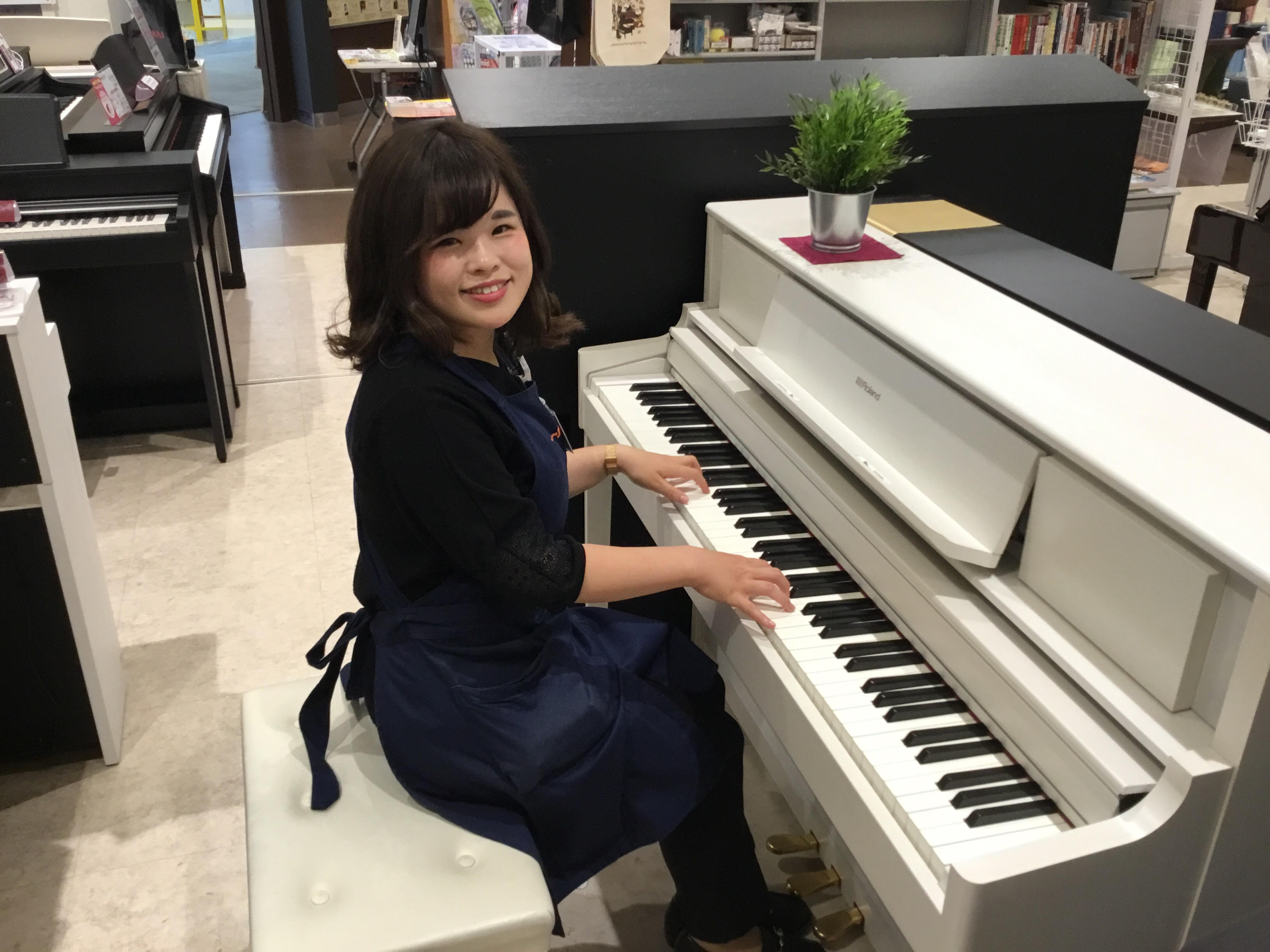 21年4月最新 大人気 テーブルの上でも演奏可能な超小型なポータブルピアノ イオンレイクタウン店 店舗情報 島村楽器