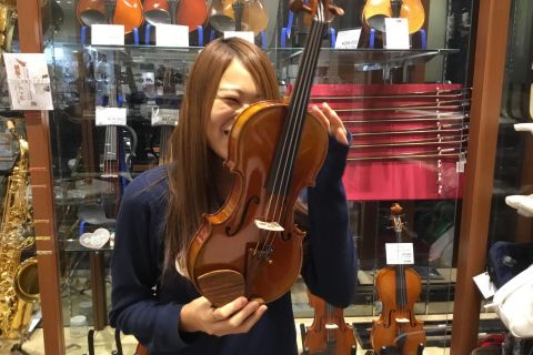 スタッフ写真 弦楽器・音楽教室 吉田