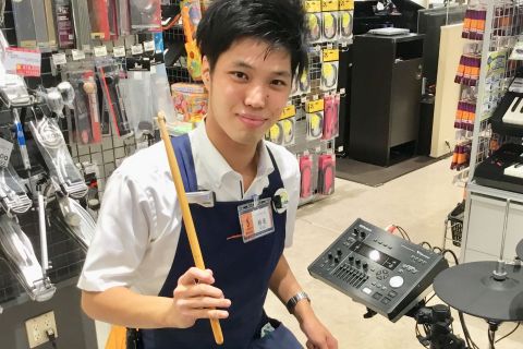 スタッフ写真 ドラム・弦 春名