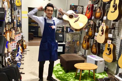 スタッフ写真 音楽教室・アコースティックギター・DTM・PA・楽譜 江原