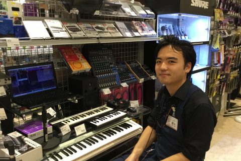 スタッフ写真 ギターアドバイザー・ギターメンテナンス・デジタル製品 橋本