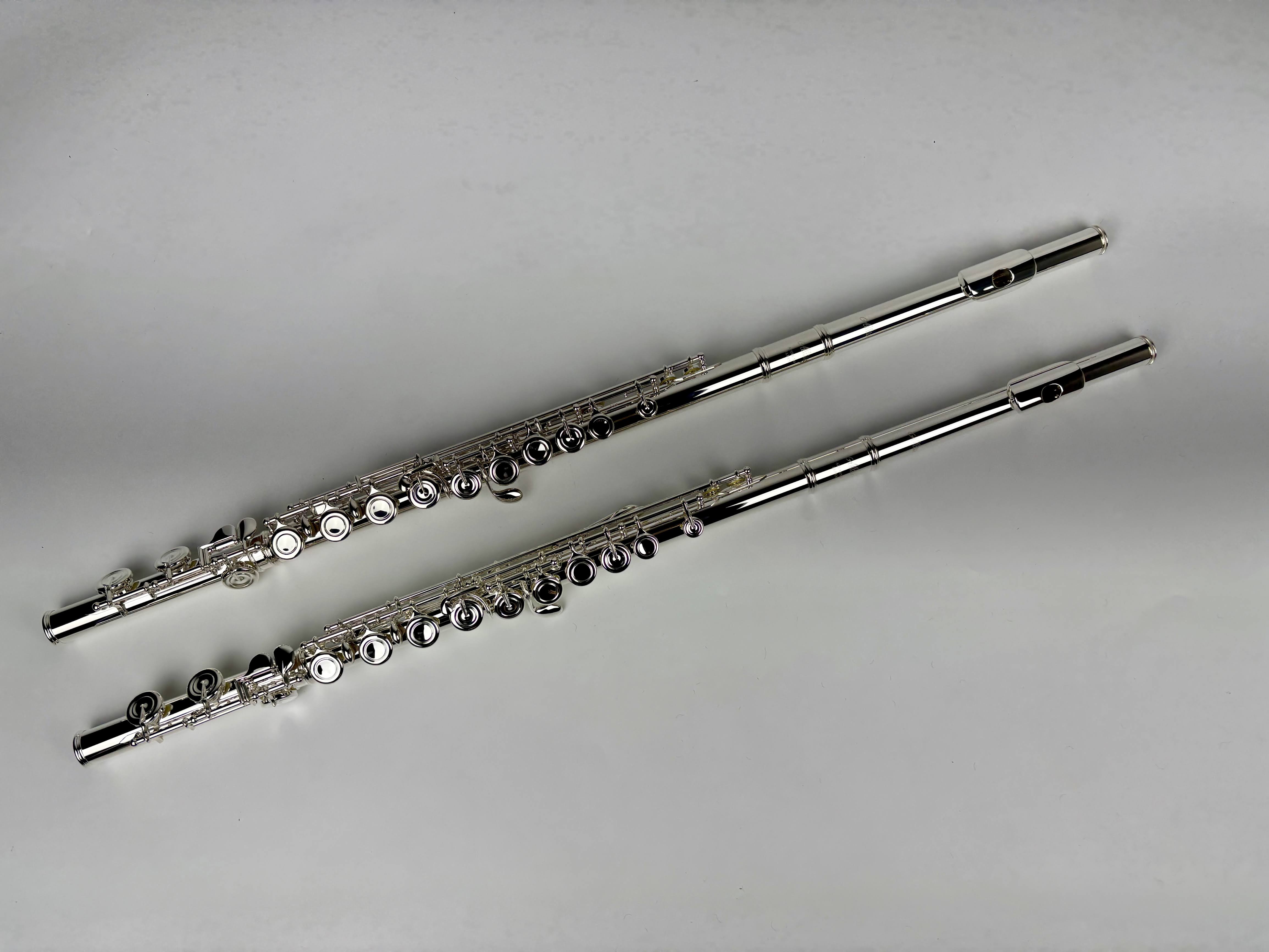 ワンランク上の管体銀フルートをお探しの皆さまへ。 &nbsp;人気モデル **Altus A11E** が、当店にて「即納可能」な状態でご用意できました。 &nbsp;全国的にも在庫が僅少になっているモデルのため、 &nbsp;ご検討中の方は、ぜひお早めにお問い合わせください。また、銀の素材違いのA [&hellip;]