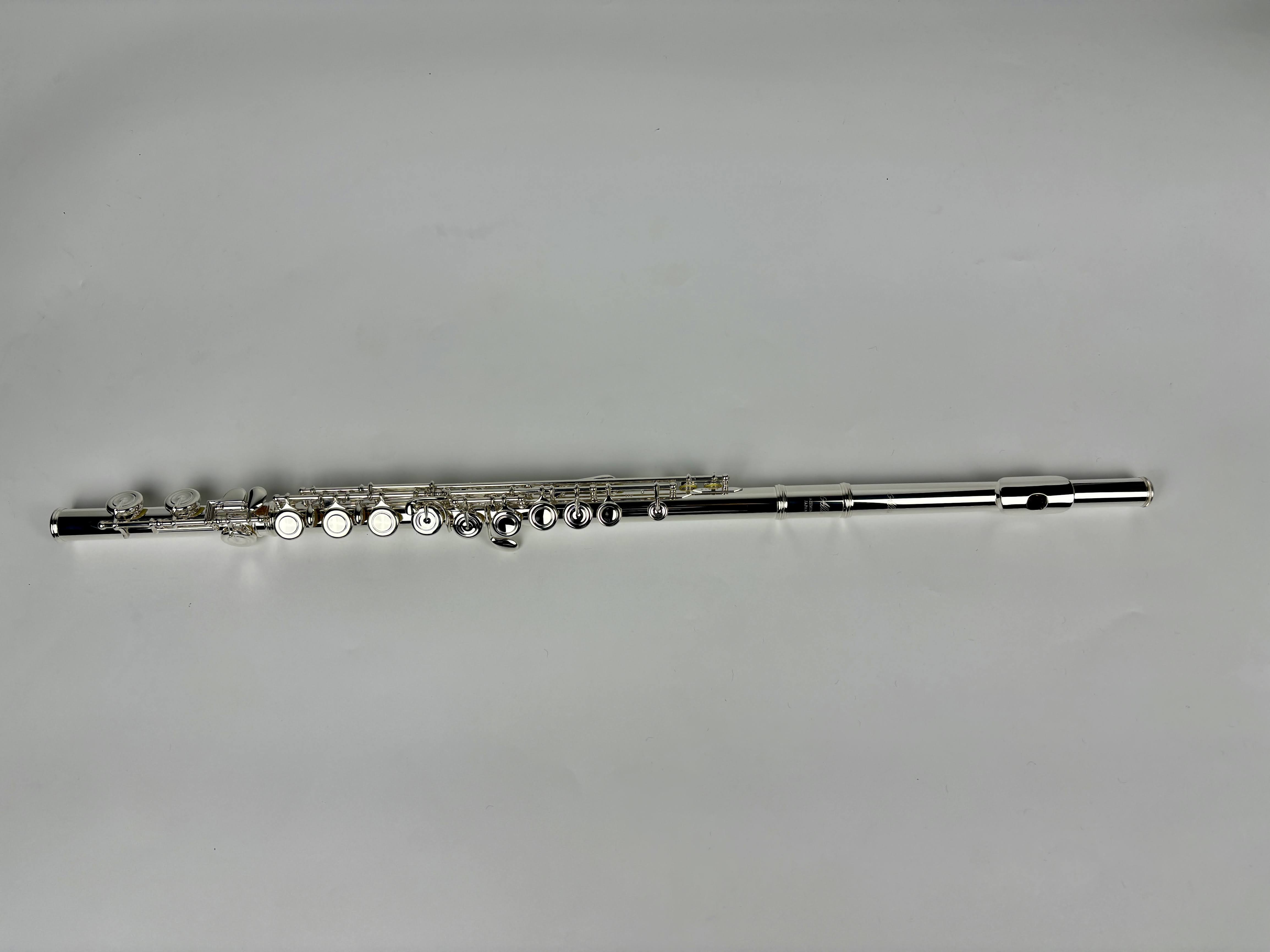 管体銀フルートAltus A11E