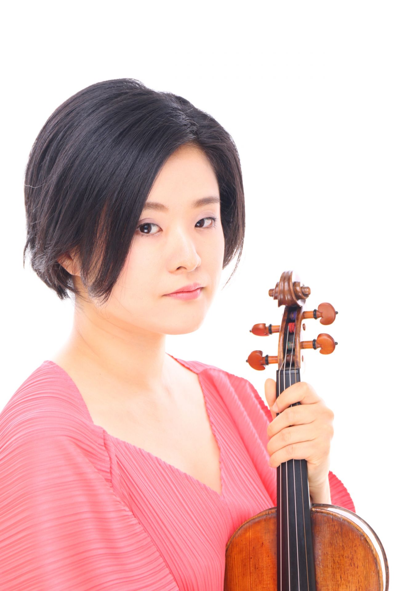 *講師プロフィール 東京音楽大学バイオリン科卒業。]]桐朋学園大学バイオリン終了。]]桐朋学園大学院大学科目履修にヴィオラで在籍。 *講師へのインタビュー ***Q. 楽器を始めたきっかけは何ですか？ 通っていた音楽教室で、ヴァイオリンを弾いてみる…という機会があったからです。]]ヴァイオリンの音色 […]