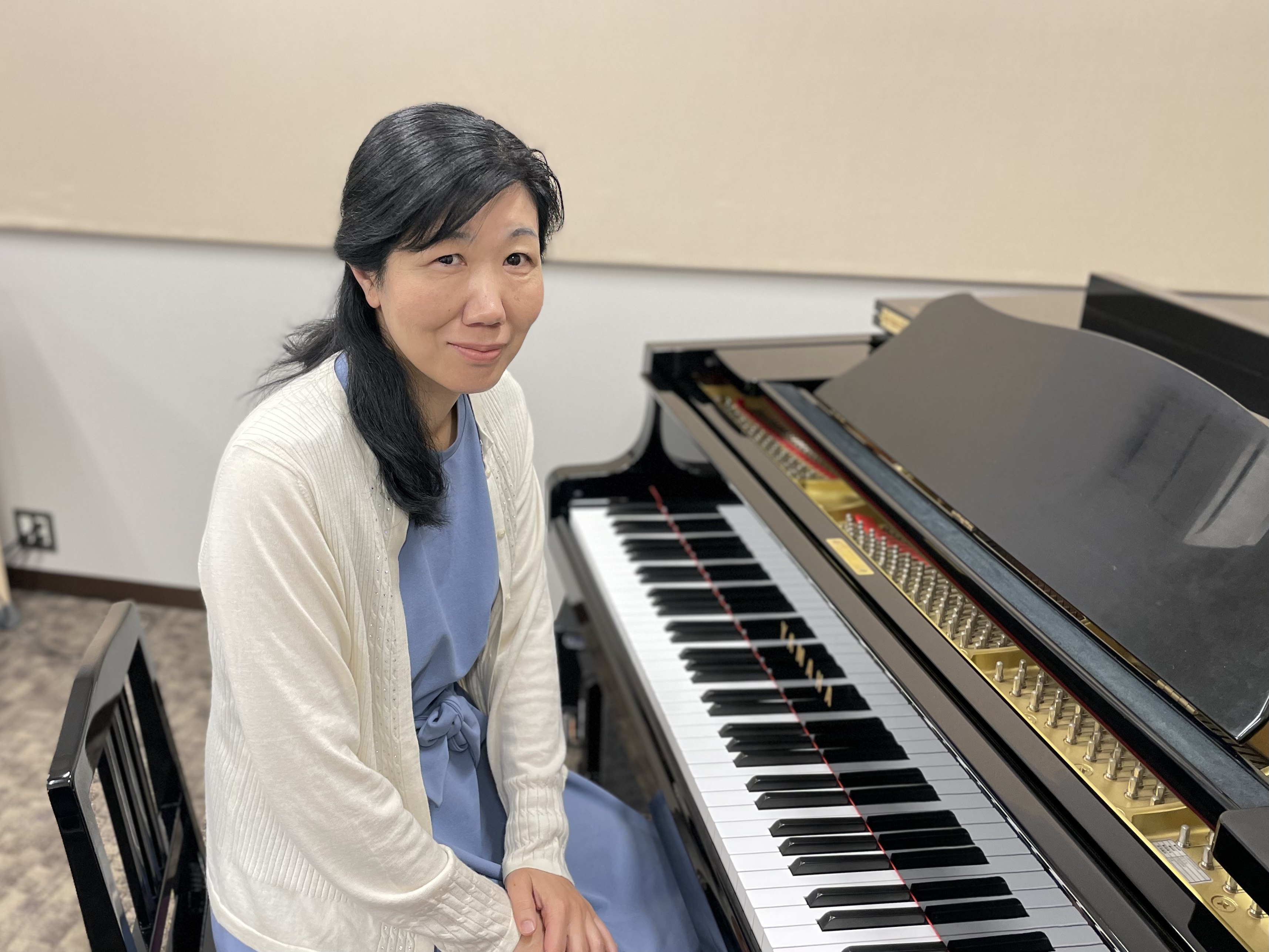 *講師プロフィール 3才よりピアノを始める。]]新潟大学教育学部特別教科（音楽）課程卒業。]]基礎を大切にしながら、お好きな曲をやさしく丁寧にレッスン致します。 *講師へのインタビュー ***Q. 音楽を始めたキッカケ 母がピアノ、エレクトーンを自宅で教えていたので、自然と始めました。]]3歳から弾 […]