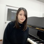 【ピアノ教室講師紹介】金曜日：土門　汐音（どもん　しおね）
