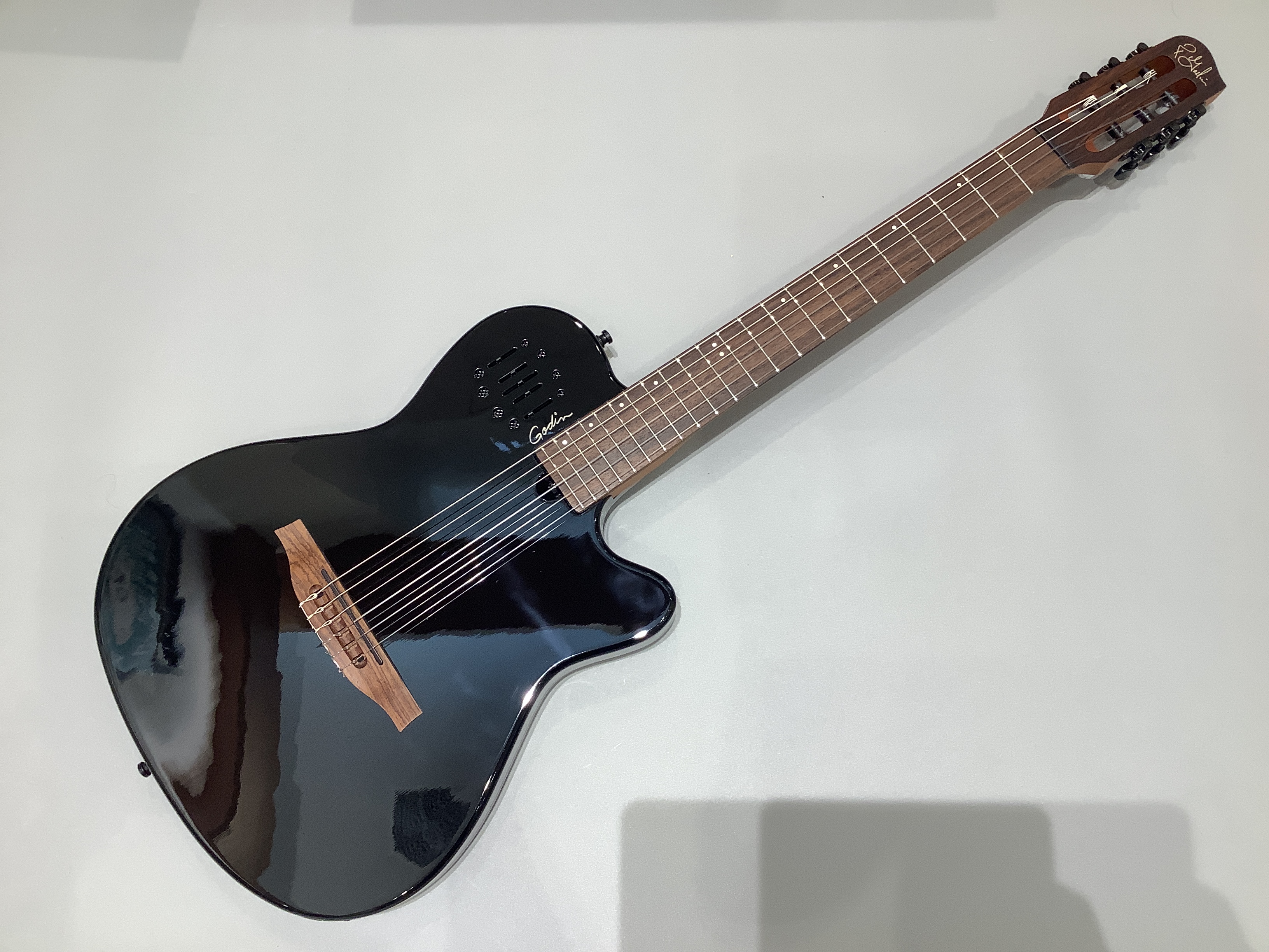 エレガットMultiac Mundial / Onyx Black