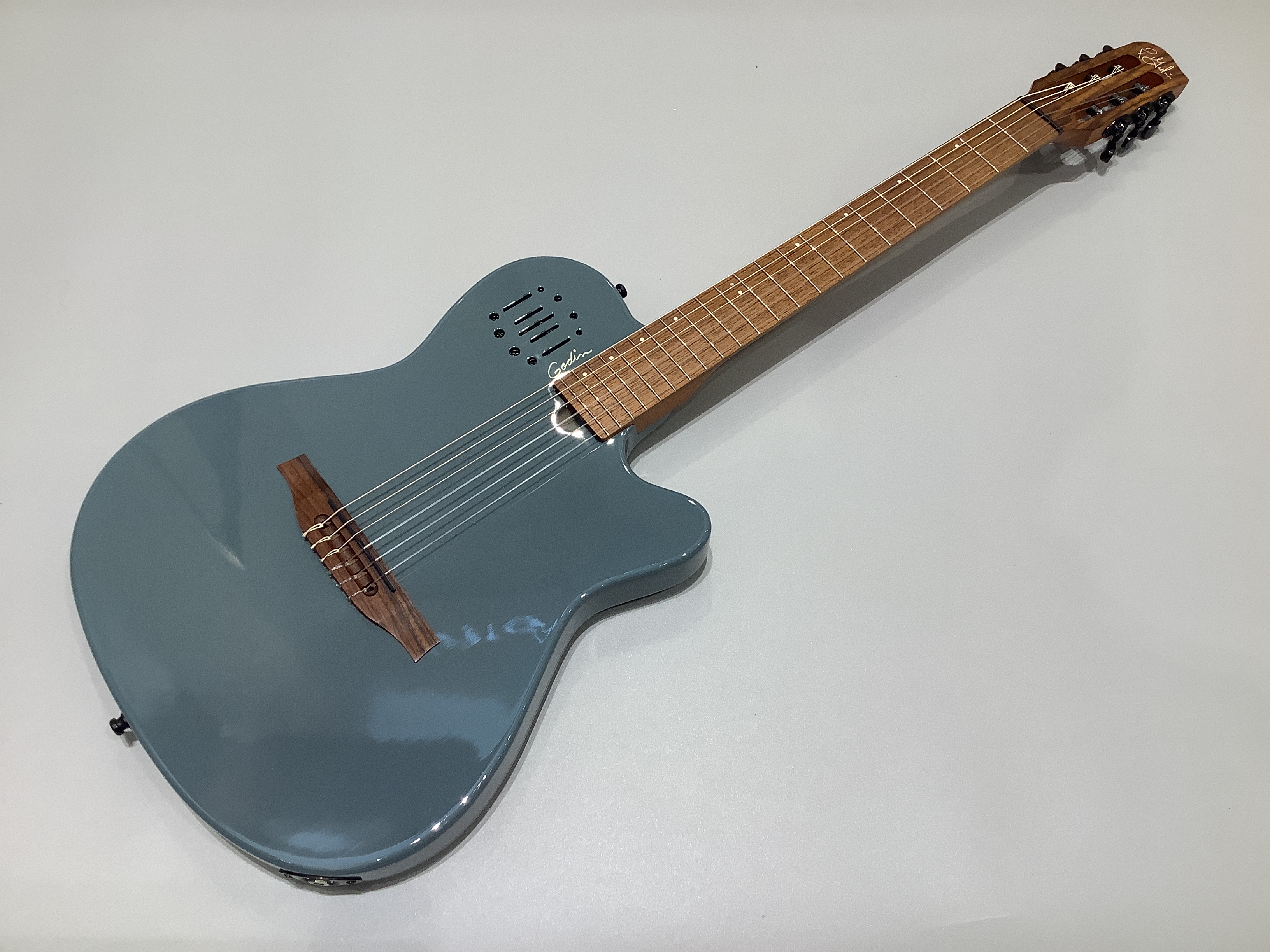 エレガットMultiac Mundial / Arctik Blue