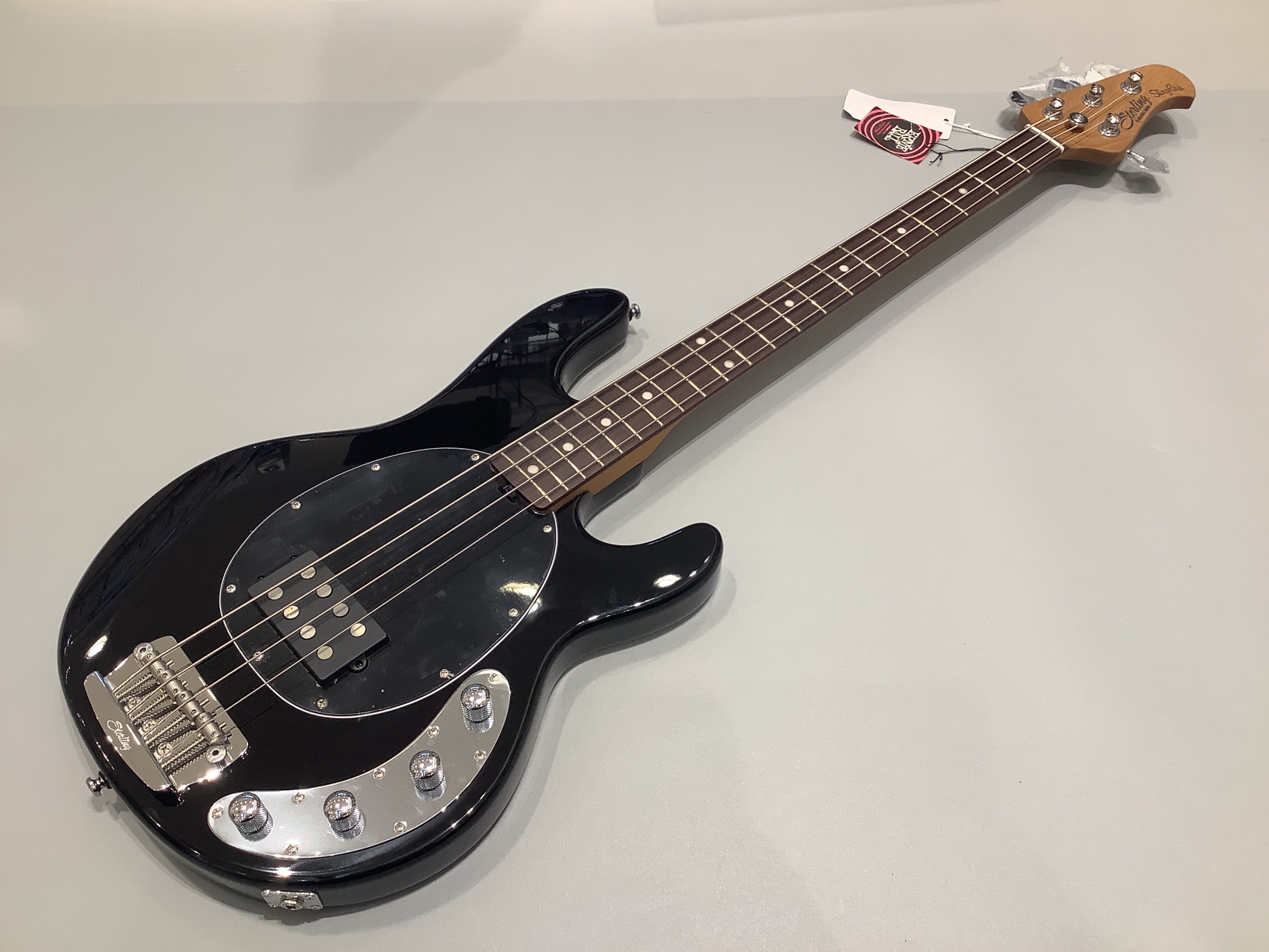 スティングレイベース4弦STINGRAY SPECIAL 4 M / BK