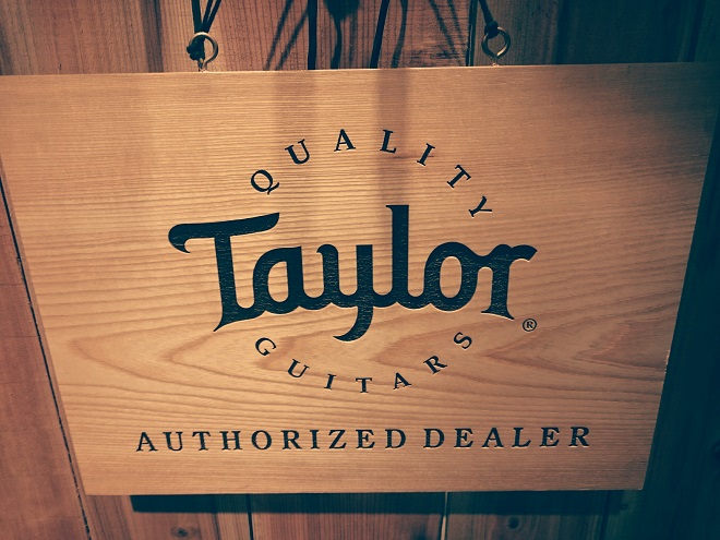 島村楽器ミーナ町田店ではアコースティックギタールーム内にて湿度管理されたギターを落ち着いた雰囲気の中ゆっくりとお試し頂けます。]]当店でも大人気のTaylor(テイラー)はもちろん、約200本の様々なメーカー、機種を取り揃えてお待ちしております。 *Taylor(テイラー)のことなら何でも聞いてくだ […]
