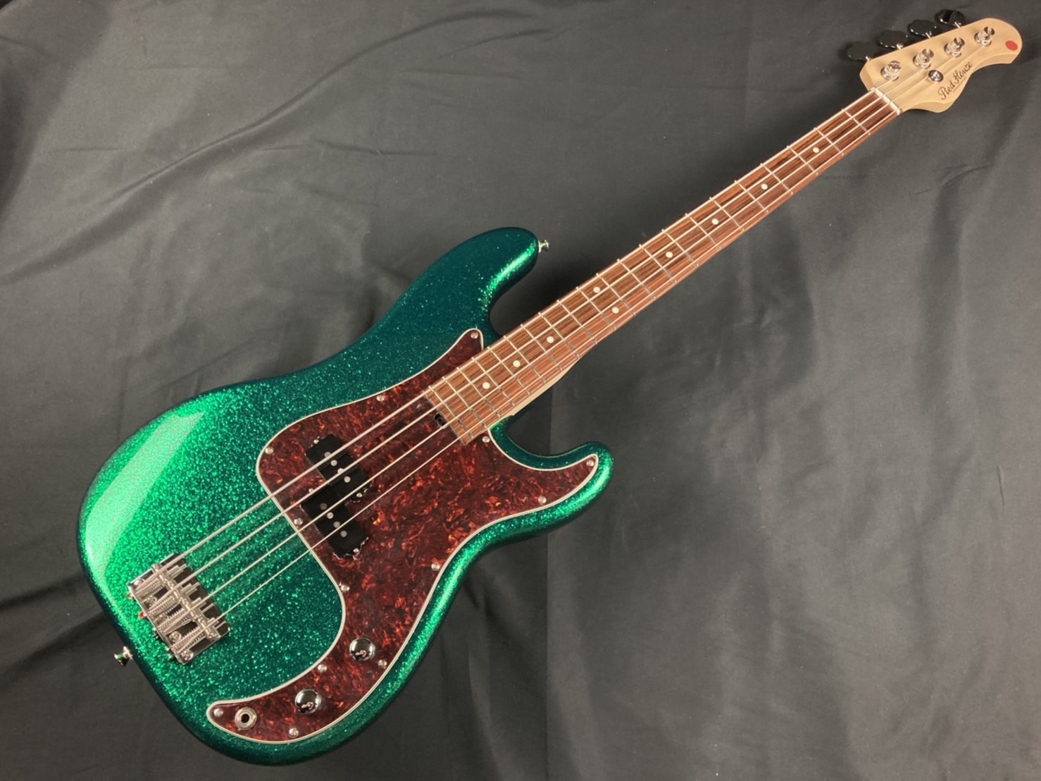 Red House Guitars　プレシジョンベースモデルGeneral P AL/PF Green Sparkle