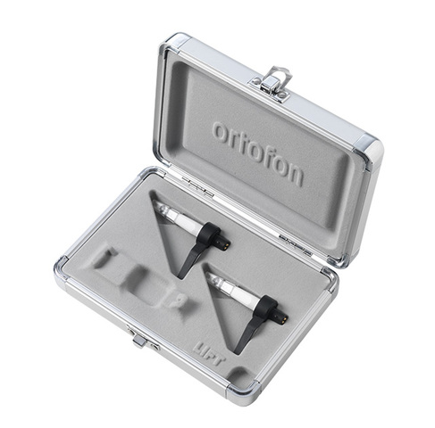 【Ortofon/Concorde MK2 Twin Scratch】<br />
<br />
￥46,310(税込)<br />
<br />
クラブDJの「新」定番カートリッジ、1ペアセット