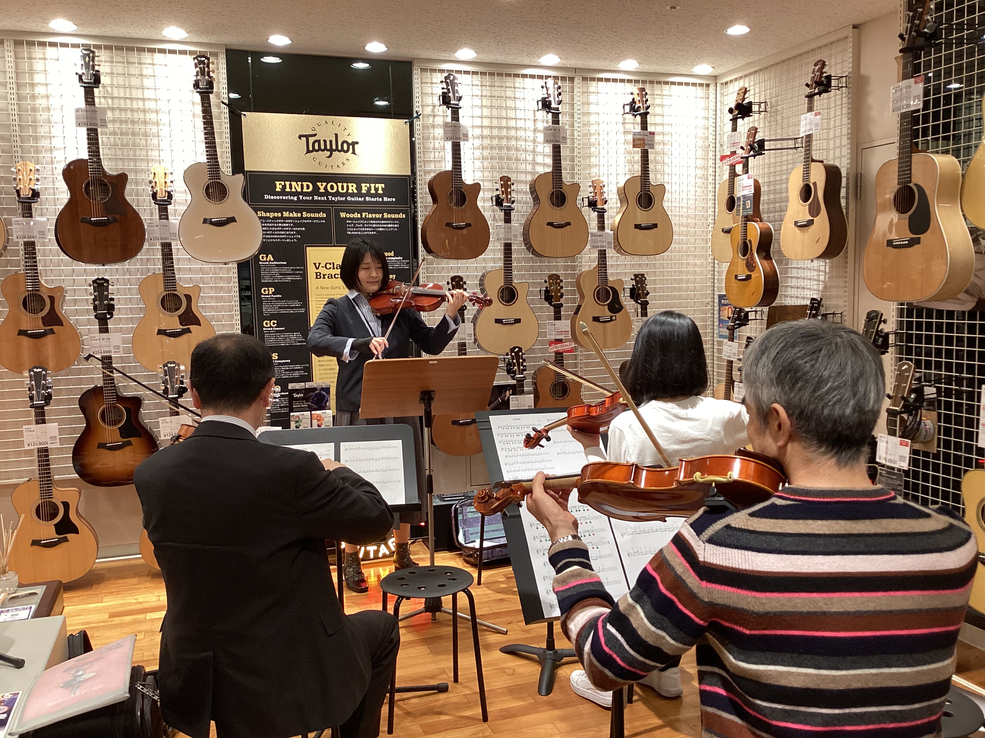 「鉄道唱歌」でアンサンブル(^^♪ こんにちは！島村楽器ミーナ町田店バイオリンインストラクターの有働(うどう)です(^^♪8回目の開催となりました『バイオリンアンサンブル体験会』ですが、11月は各回に1～3名様お集まりいただきました。バイオリン経験者の方にメロディーパートを弾いていただいたりしながら […]