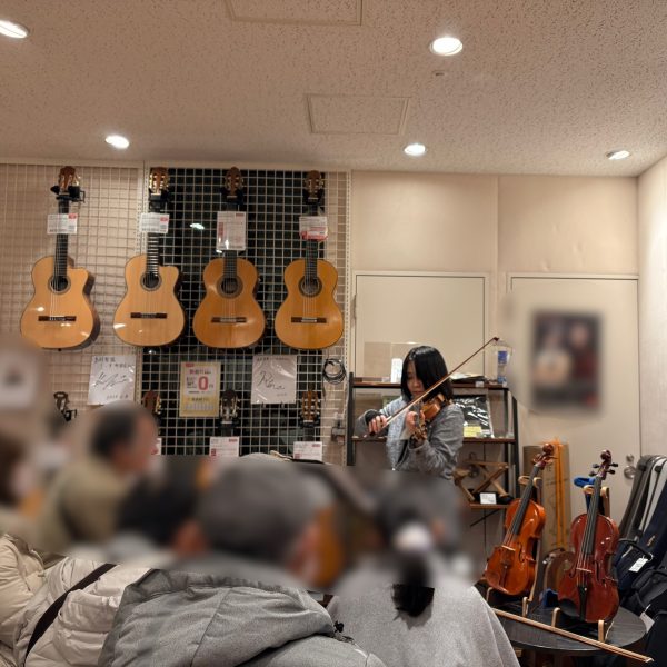 インストラクター有働によるコンサートの様子