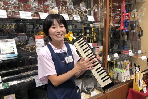 スタッフ写真 電子ピアノ、キーボード、和楽器、教育楽器 杉本