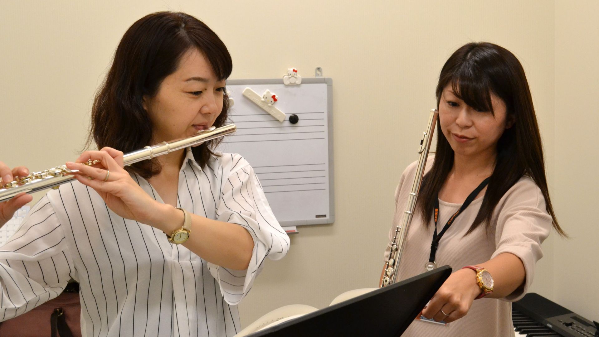 *寒い冬！大人の趣味はフルートがおすすめ♪ 大人になってから始めるなら、楽しいだけではない、ためになる趣味を選びませんか？フルートなら「楽しい」と「健康維持」の両方が叶います！ **「楽しい」と「健康維持」のポイントは？ [!!楽しいポイント!!] -どんなジャンルでも吹ける -1人でも楽しむだけじ […]