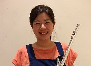 スタッフ写真 フルート・音楽教室 谷中