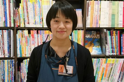 スタッフ写真 音楽教室・楽譜 江口